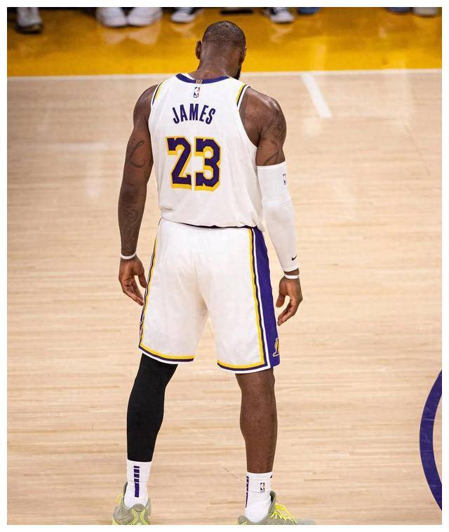 詹姆斯在TL比赛中重要助攻，大比分获胜引发热议！引发球迷热议的简单介绍-九游游戏