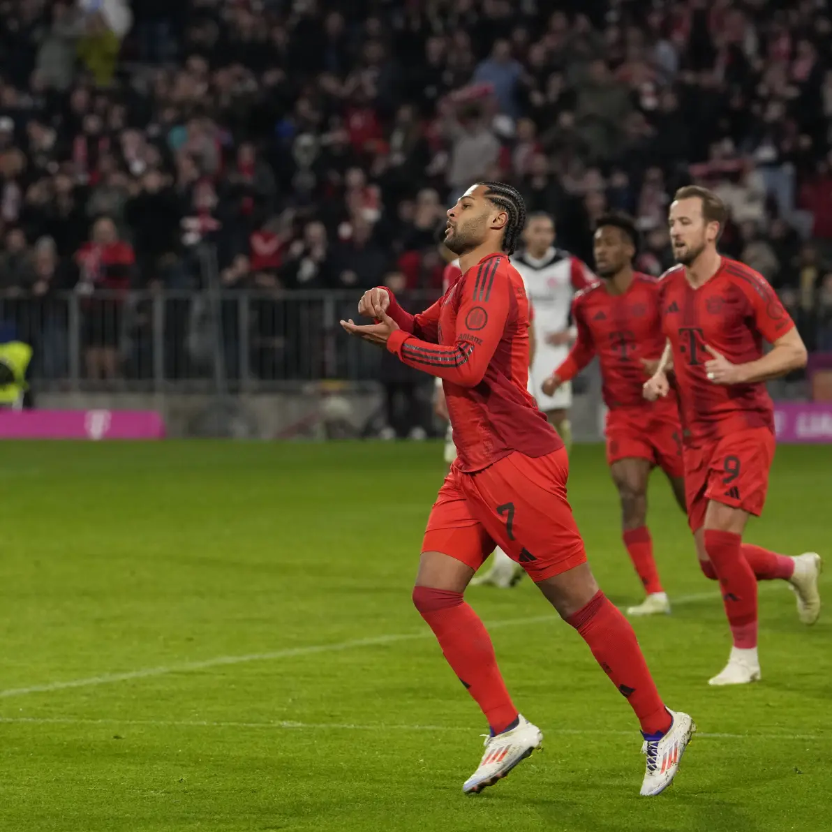 包含法兰克福清晨外线爆发，志在德甲名次提升，震撼外界，赛季目标并未改变的词条-九游网页版